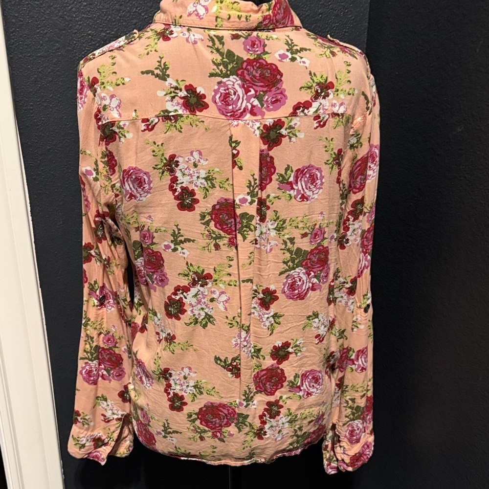 Wet Seal Floral Tie-Front Blouse - Picture 4 of 5